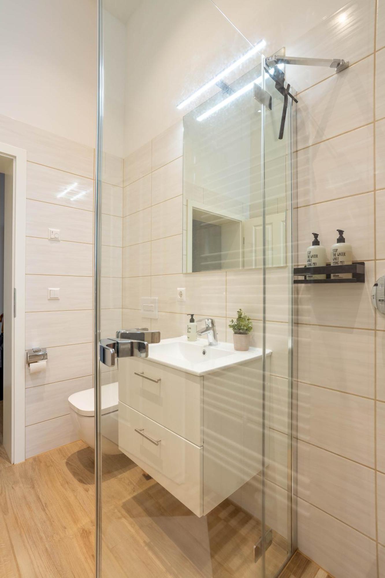 Soulscape Apartments Loft Zwickau Citycenter Mit Tg-Stellplatz, Magenta-Tv Und Klima Esterno foto